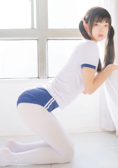 饭桌上故意张开腿让公在线看_1080P电影完整版在线观看